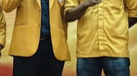 Foto bersama Ketua DPC Halsel dan Ketua DPD Partai Hanura Provinsi Maluku Utara