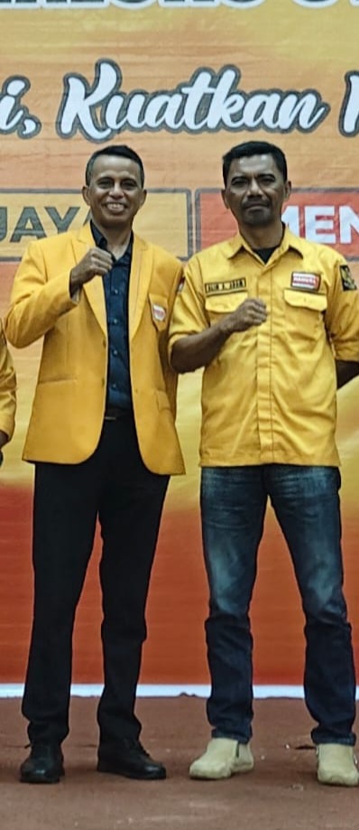 Foto bersama Ketua DPC Halsel dan Ketua DPD Partai Hanura Provinsi Maluku Utara